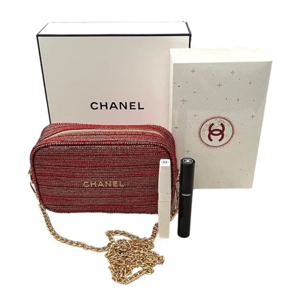 🆕 CHANEL Holiday Gift Set Go to Extremes Converted to crossbody / belt bag